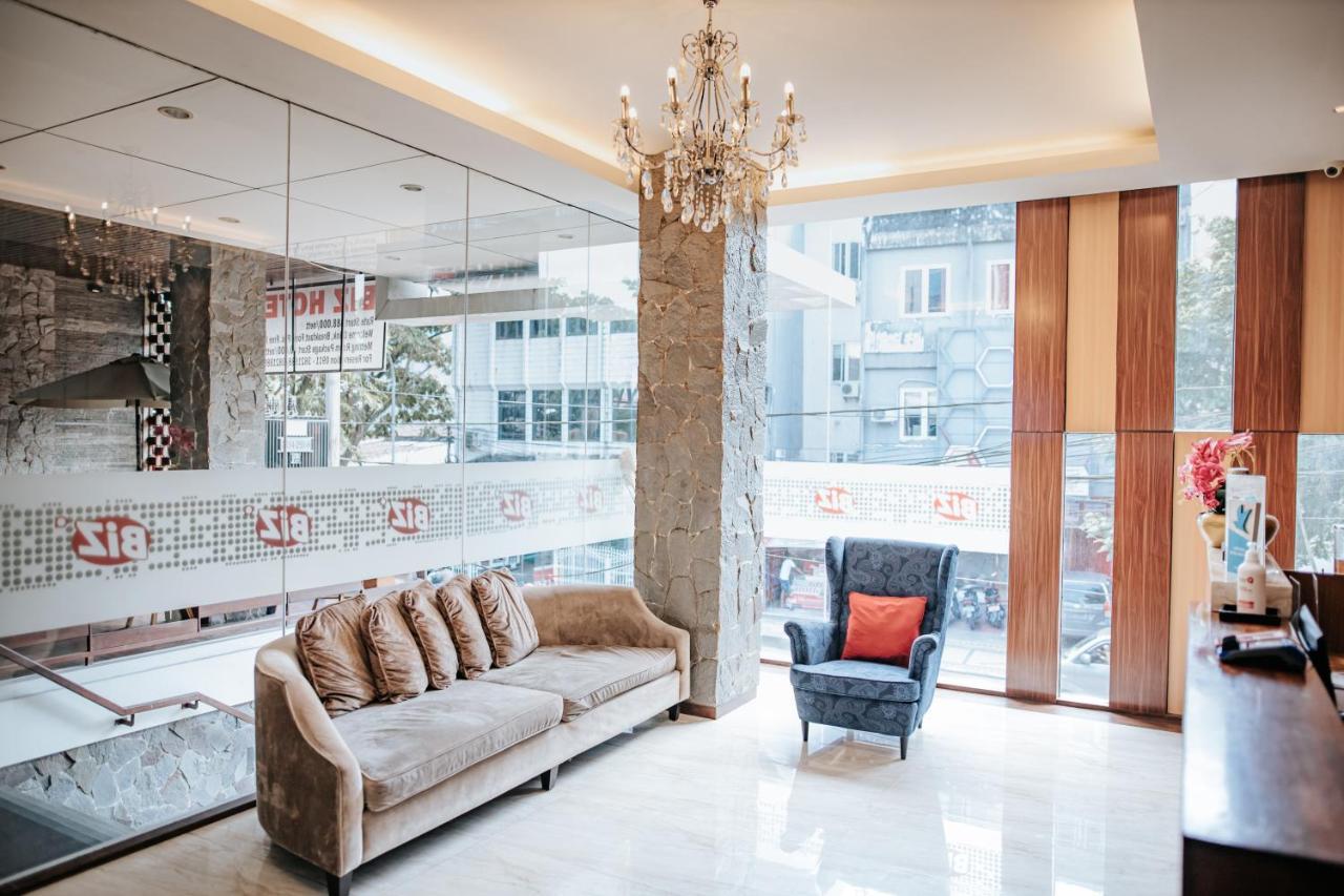 Biz Hotel City Center Амбон Экстерьер фото