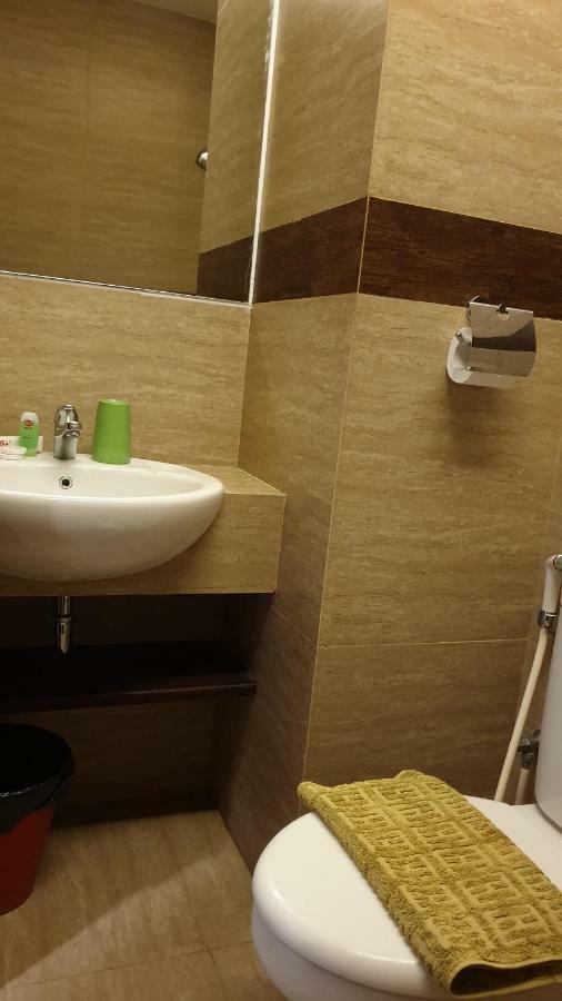 Biz Hotel City Center Амбон Экстерьер фото